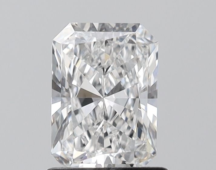 IGI Radiant 1.09ct D VVS2 Loose Lab Diamond: IGI Radiant 1.09ct D VVS2 Loose Lab Diamond Experience the brilliance of nature in a lab-grown diamond, certified by IGI as a radiant D color VVS2 loose gemstone. This exceptional 1.09ct stone boasts