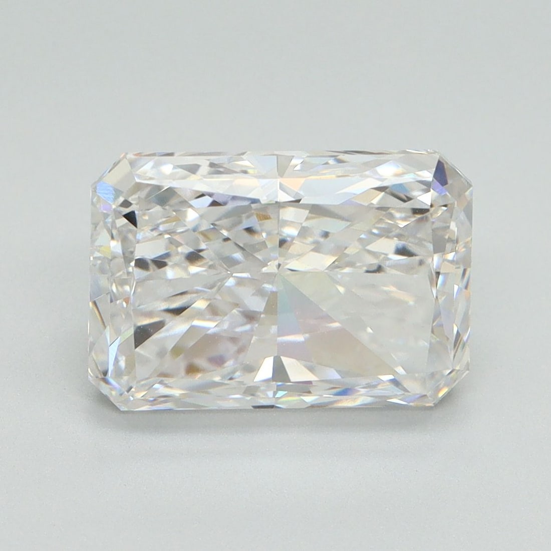 IGI Radiant 4.01ct D VVS2 Loose Lab Diamond: IGI Radiant 4.01ct D VVS2 Loose Lab Diamond Experience the brilliance of a lab-grown diamond, certified by IGI as a radiant 4.01ct D VVS2, boasting exceptional cut, color, and clarity. This exquisite