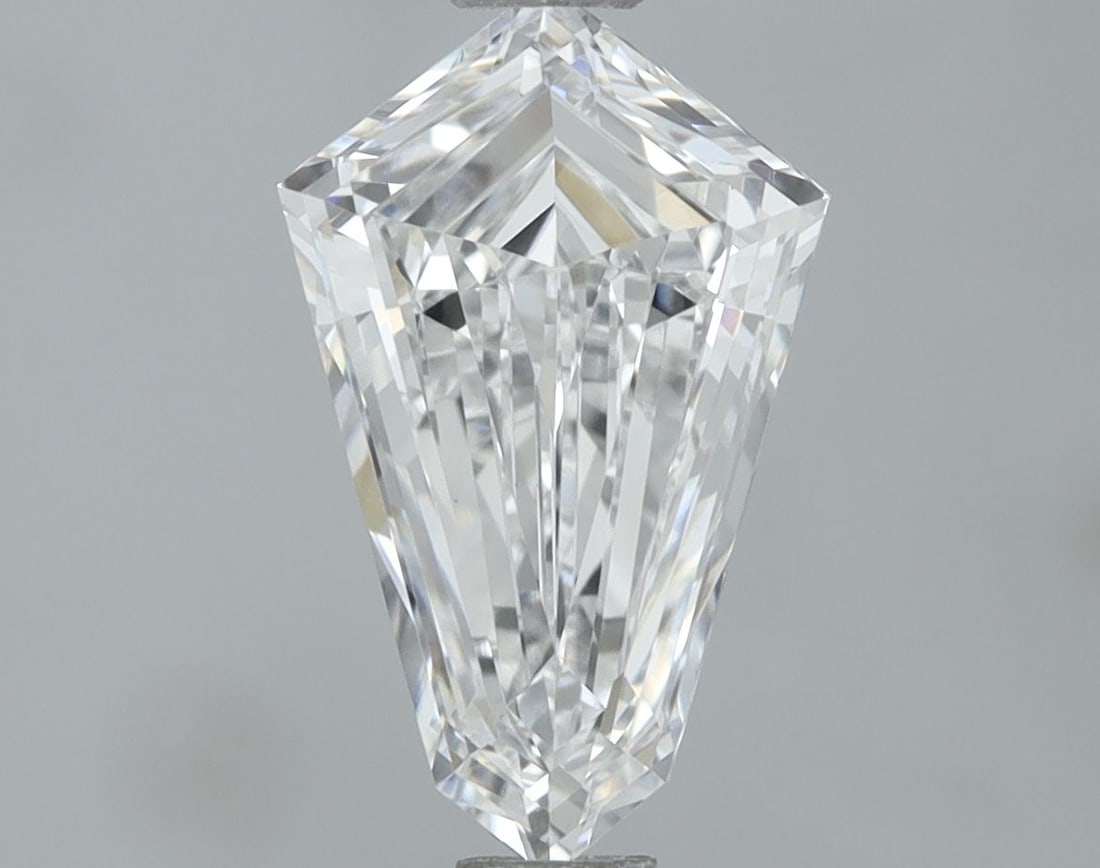 Loose Lab Diamond - IGI Other 1.04ct D VVS2: Loose Lab Diamond - IGI Other 1.04ct D VVS2 A rare and exceptional lab-grown diamond, certified by the International Gemological Institute (IGI), boasts an impressive 1.04 carat of flawless VVS2 clari