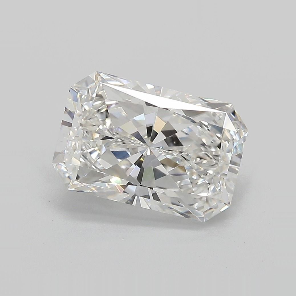 IGI Radiant 3.03ct F VVS1 Loose Lab Diamond: IGI Radiant 3.03ct F VVS1 Loose Lab Diamond Experience the exceptional brilliance of this IGI Radiant cut lab-grown diamond, boasting an impressive 3.03 carats and flawless VVS1 clarity. Its exception