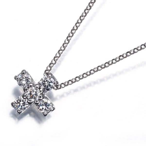Gold Trecenti Necklace Diamond 0.23Ct Cross 18K 750 White: Gold Trecenti Necklace Diamond 0.23Ct Cross 18K 750 White Elevate your style with the stunning 18k white gold TRECENTI necklace, boasting a beautiful 0.23ct natural diamond set in a striking cross pen