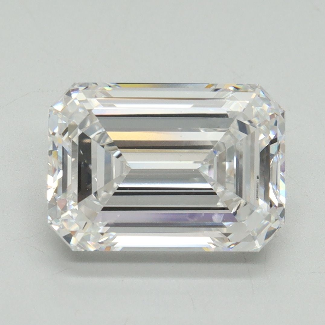Loose Lab Diamond - IGI Emerald 4.05ct D VVS1: Loose Lab Diamond - IGI Emerald 4.05ct D VVS1 Experience the unparalleled brilliance of a lab-grown diamond, certified by IGI as a stunning 4.05ct D VVS1 Emerald cut, boasting exceptional clarity and