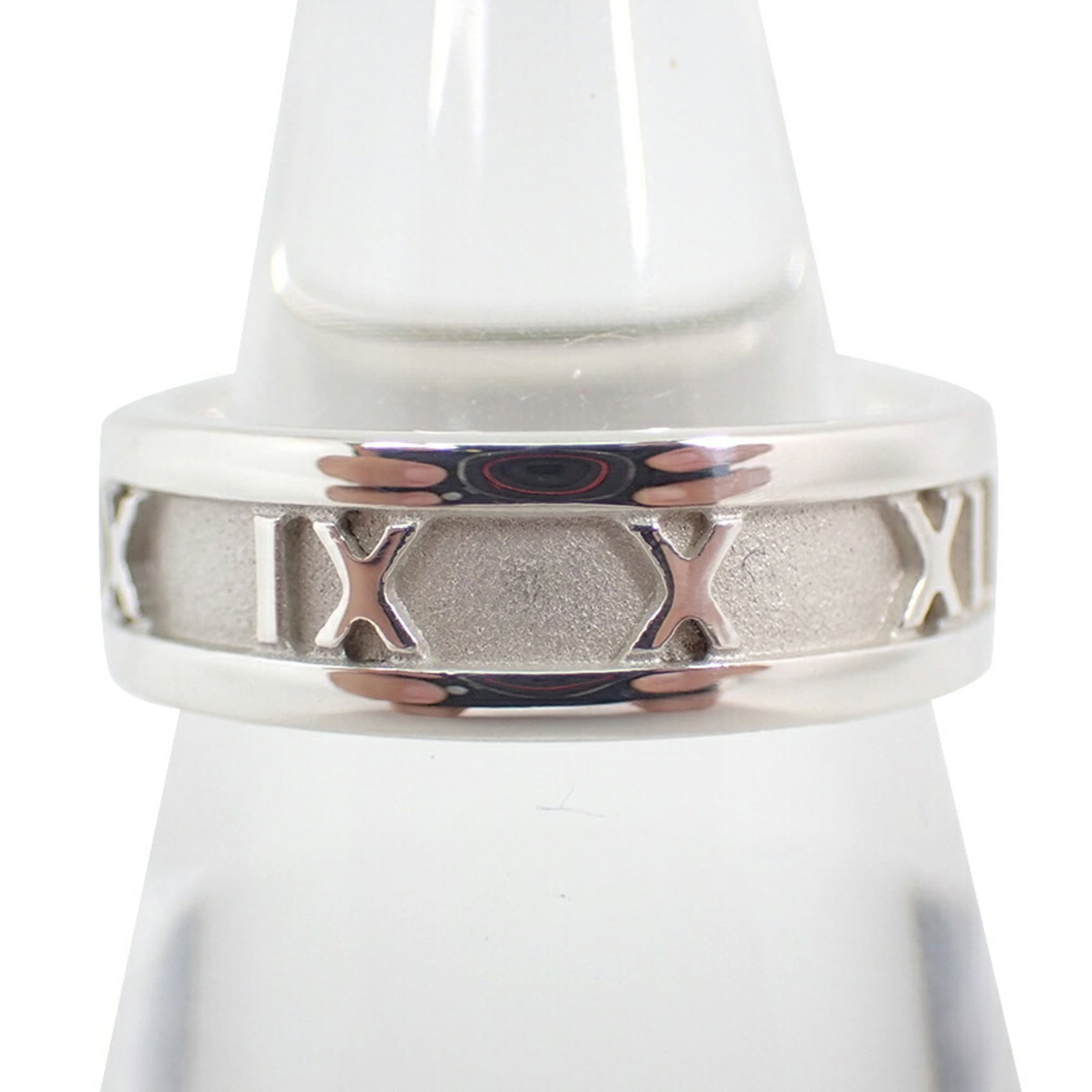 Sterling Silver 925 Tiffany Band Ring: Sterling Silver 925 Tiffany Band Ring Elevate your everyday style with this beautiful sterling silver 925 Tiffany band ring, featuring a sleek and modern design that exudes effortless elegance. Made f