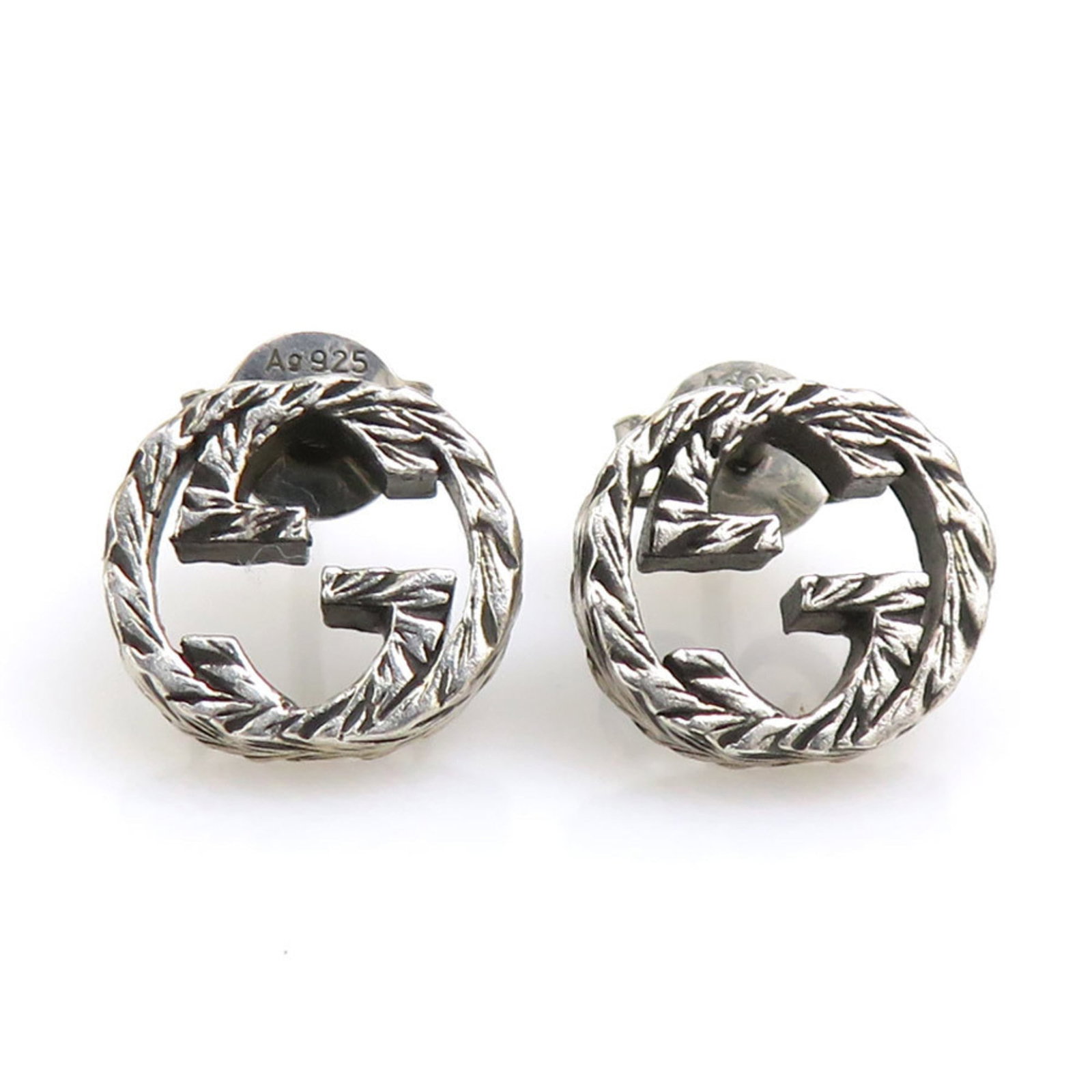 925 Gucci Stud Earrings Silver: 925 Gucci Stud Earrings Silver Elevate your style with these stunning 925 Gucci Stud Earrings, crafted from high-quality silver that exudes luxury and sophistication. With their sleek design and subtl