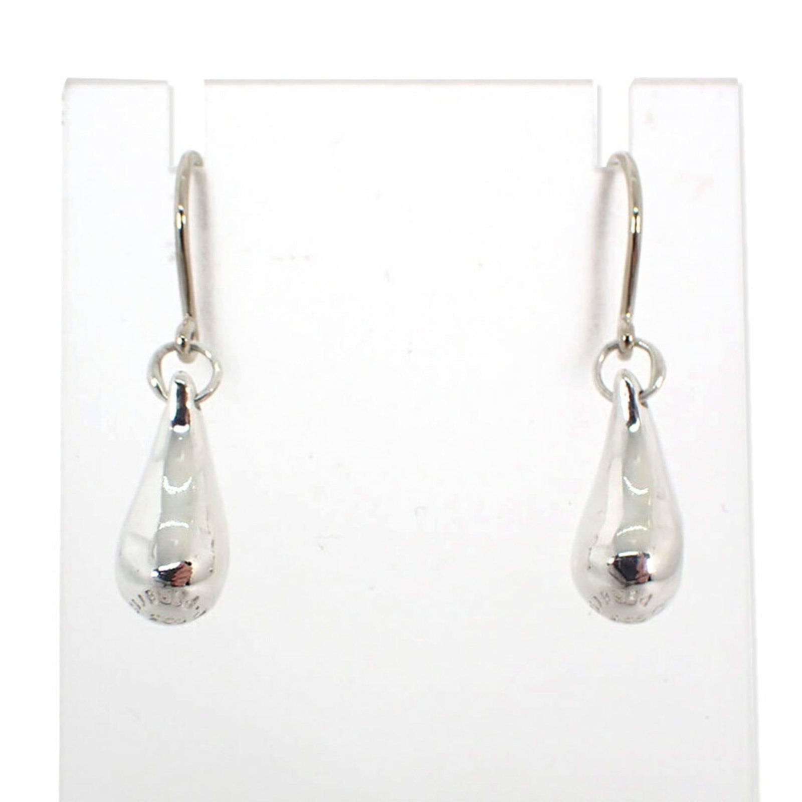 Sterling Silver 925 Tiffany Drop Earrings: Sterling Silver 925 Tiffany Drop Earrings Elevate your everyday style with these stunning sterling silver 925 Tiffany drop earrings, crafted from high-quality materials for a luxurious touch. With the