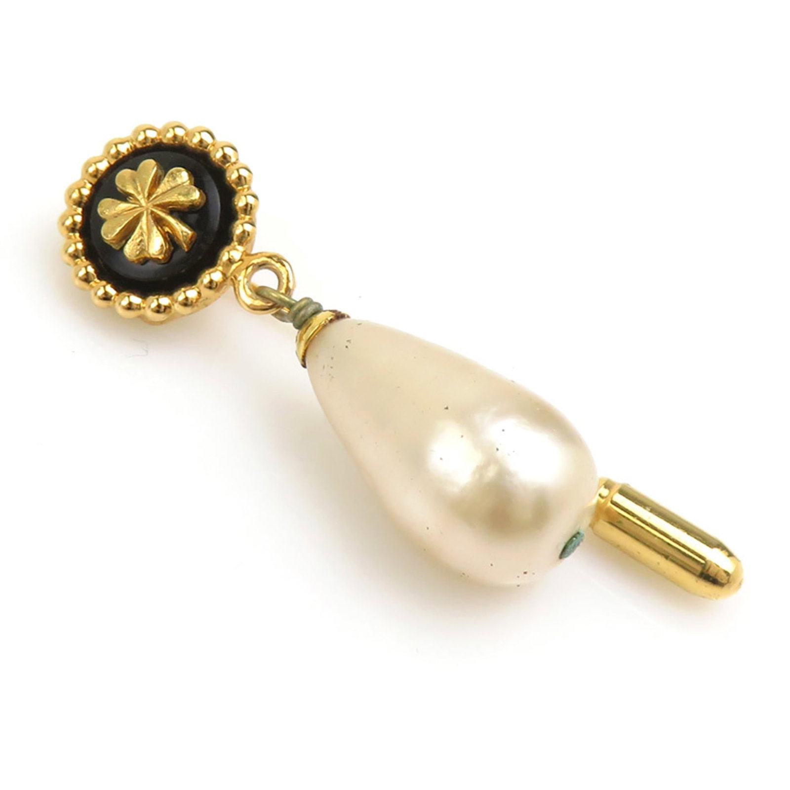 Metal - Chanel Brooch Artificial Pearl: Metal - Chanel Brooch Artificial Pearl A stunning Chanel brooch, adorned with artificial pearls and crafted from gold-toned metal, adds a touch of timeless elegance to any outfit. With its classic des