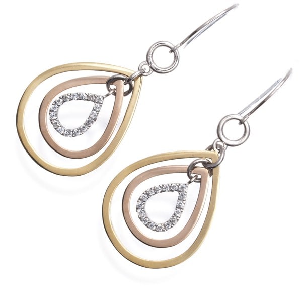 900 Diamond 0.08Ct/ 0.08Ct 3Color Drop Earrings 18K Yg/ Rg/ Pt: 900 Diamond 0.08Ct/ 0.08Ct 3Color Drop Earrings 18K Yg/ Rg/ Pt Experience the elegance of 18k gold, expertly crafted into stunning drop earrings featuring three vibrant diamonds in a unique multi-tone