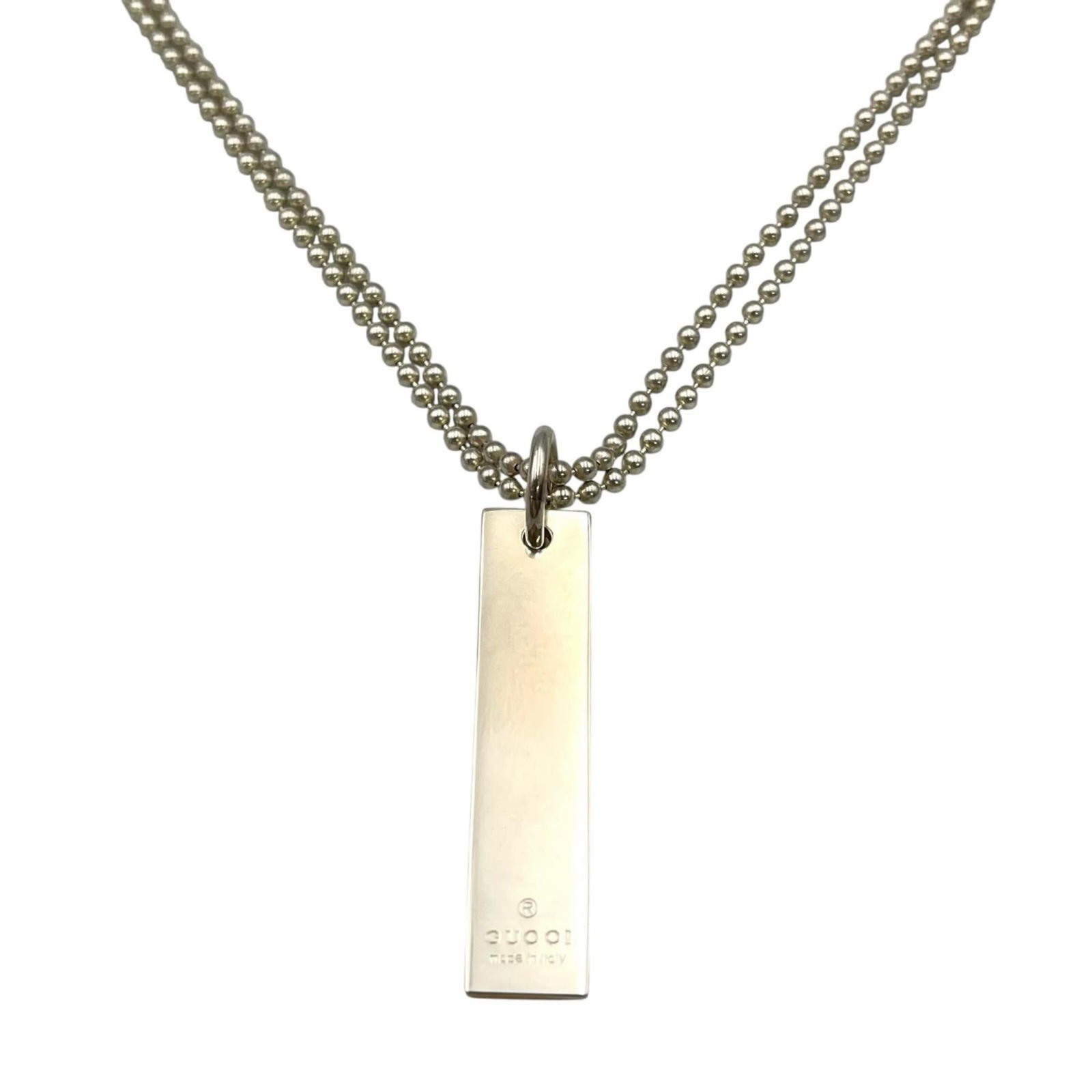Gucci Men's Sterling Silver Plate Necklace 925: Gucci Men's Sterling Silver Plate Necklace 925 A sleek and sophisticated Gucci men's sterling silver plate necklace, crafted from high-quality 925 silver, adds a touch of luxury to any outfit. With it