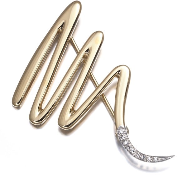 Platinum Tiffany&Co. Brooch Diamond Scribble 18K Yg/: Platinum Tiffany&Co. Brooch Diamond Scribble 18K Yg/ A stunning piece of Tiffany & Co.'s iconic Scribble collection, this 18k yellow gold brooch boasts a natural diamond at its center, adding a touch