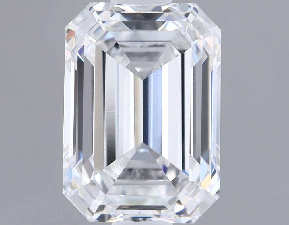 Loose Lab Diamond - IGI Emerald 1.0ct D VVS2: Loose Lab Diamond - IGI Emerald 1.0ct D VVS2 A rare and exceptional lab-grown diamond, certified by the International Gemological Institute (IGI), boasts an impressive 1.0ct D color and VVS2 clarity,