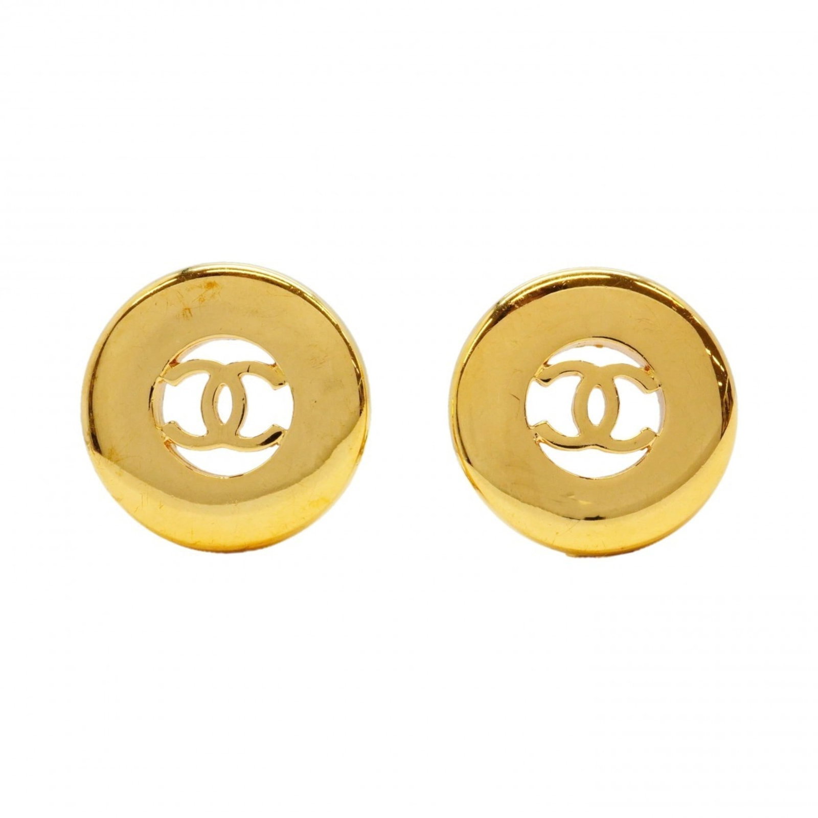Chanel Clip Earrings in Gold Plating: Chanel Clip Earrings in Gold Plating Elevate your everyday style with these stunning Chanel clip earrings in gold plating, featuring the iconic interlocking CC logo that has become synonymous with lux