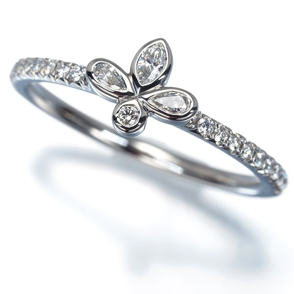 Platinum Tiffany&Co. Ring Diamond Fleur De Lis Us6 950: Platinum Tiffany&Co. Ring Diamond Fleur De Lis Us6 950 A stunning platinum ring from Tiffany & Co., this exquisite Fleur de Lis design showcases a beautiful natural diamond, set in 950 pure platinum f
