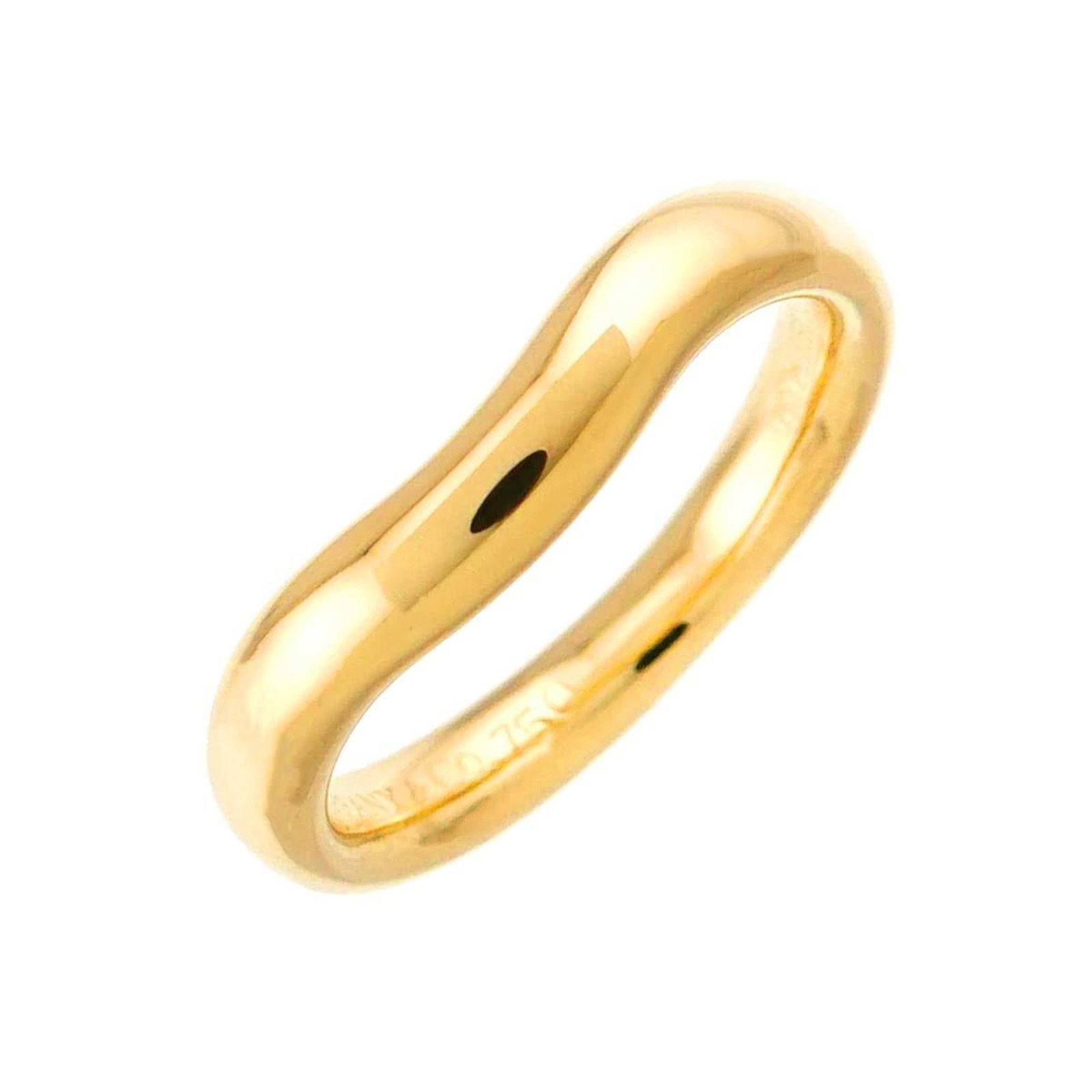 (18K) Tiffany Band Ring Yellow Gold: (18K) Tiffany Band Ring Yellow Gold A stunning 18K yellow gold band ring from Tiffany, perfect for adding a touch of timeless elegance to any outfit. With its high-quality craftsmanship and barely wor