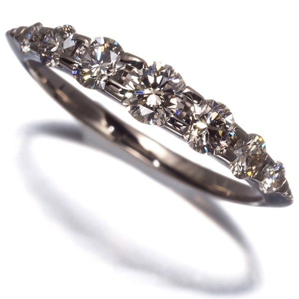 Kashikey Ring Brown Diamond 0.55Ct Naked Us4-4.25 18K 750 Gold: Kashikey Ring Brown Diamond 0.55Ct Naked Us4-4.25 18K 750 Gold Experience the elegance of natural beauty with this stunning 0.55ct brown diamond ring, set in luxurious 18k gold. Crafted by skilled art