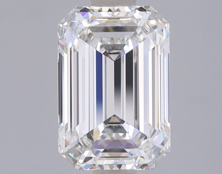 Loose Lab Diamond - IGI Emerald 2.03ct E VVS2: Loose Lab Diamond - IGI Emerald 2.03ct E VVS2 A rare and exceptional gem, this 2.03ct IGI Emerald 2 diamond boasts an impressive VVS2 clarity grade, giving it unparalleled brilliance and fire. Grown