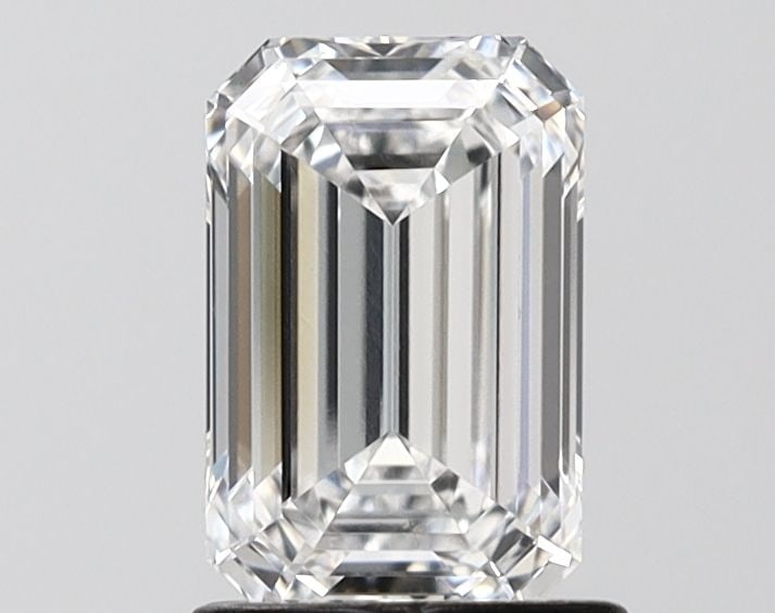 Loose Lab Diamond - IGI Emerald 1.36ct D VVS2: Loose Lab Diamond - IGI Emerald 1.36ct D VVS2 A rare and exceptional gemstone, this IGI Emerald 1.36ct D VVS2 lab diamond boasts an impressive clarity grade and flawless cut, making it a true standout