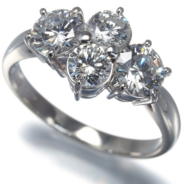 Platinum Jeweler Miwa Ring Diamond 1.52Ct 4P Us5.5-5.75 900: Platinum Jeweler Miwa Ring Diamond 1.52Ct 4P Us5.5-5.75 900 A stunning platinum ring from renowned Japanese jeweler Miwa, boasting a 1.52ct natural diamond set in a beautiful 4-prong setting. The exce