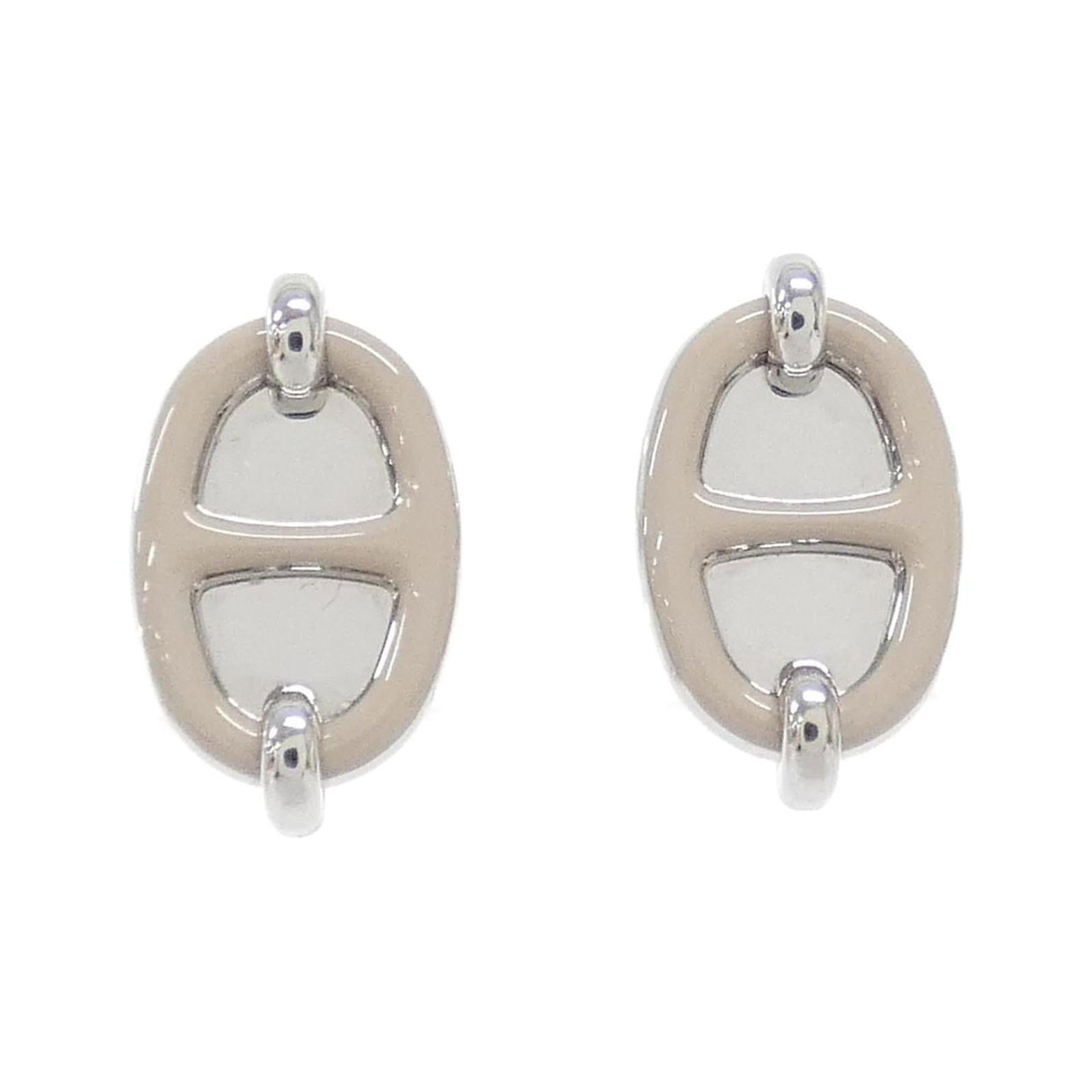 Earrings Hermes Stud: Earrings Hermes Stud Authentic Herm?s stud earrings in beige, adding a touch of understated elegance to any outfit. With their classic design and high-quality silver finish, these earrings exude timel