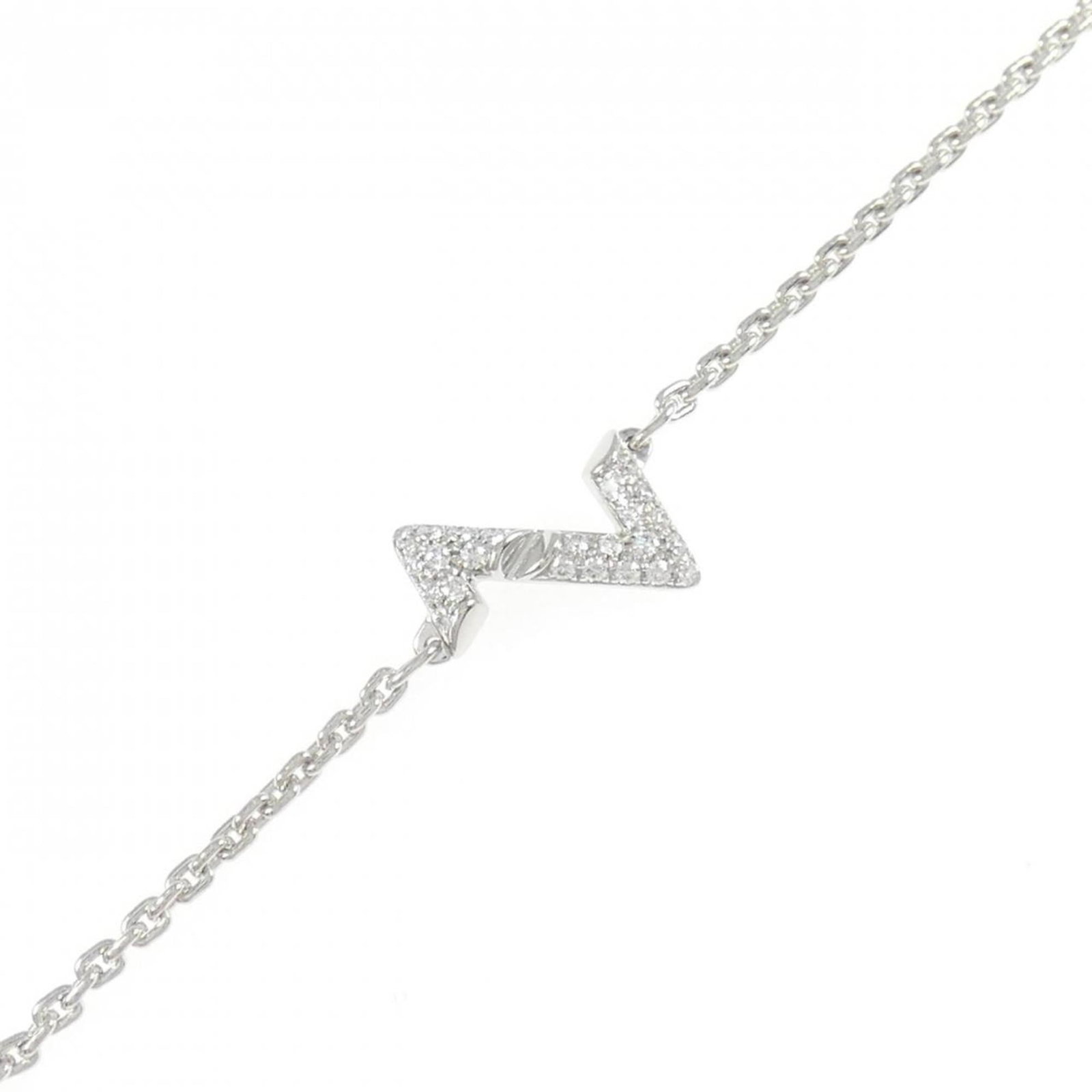 Louis Vuitton 18k White Gold Charm Bracelet: Louis Vuitton 18k White Gold Charm Bracelet Elevate your style with this stunning Louis Vuitton 18k white gold charm bracelet, adorned with a sparkling diamond stone and crafted from high-quality whit