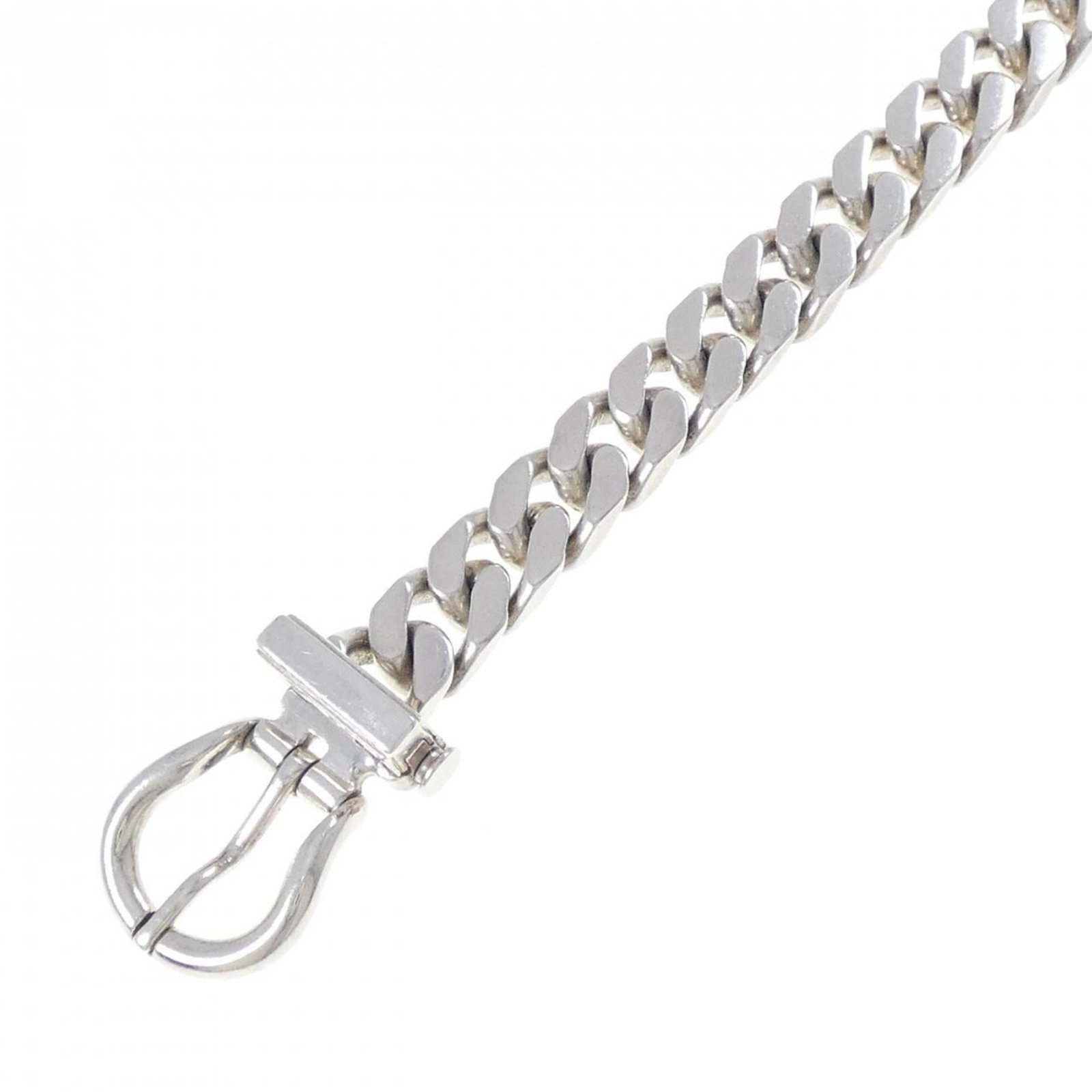 Bracelet Hermes Charm: Bracelet Hermes Charm A delicate and timeless piece, this Hermes charm bracelet boasts the iconic brand's signature style with a 19cm-20cm length that suits most wrist sizes. With its subtle charm and