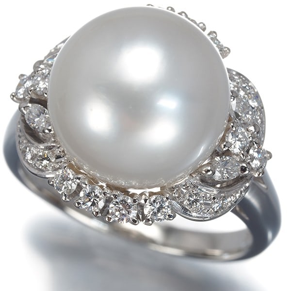 Platinum Mikimoto Ring South Sea Pearl 12.3Mm Diamond 0.50Ct Us7 900: Platinum Mikimoto Ring South Sea Pearl 12.3Mm Diamond 0.50Ct Us7 900 A stunning platinum ring from renowned Japanese jeweler Mikimoto, showcasing a 12.3mm South Sea pearl of exceptional luster and siz