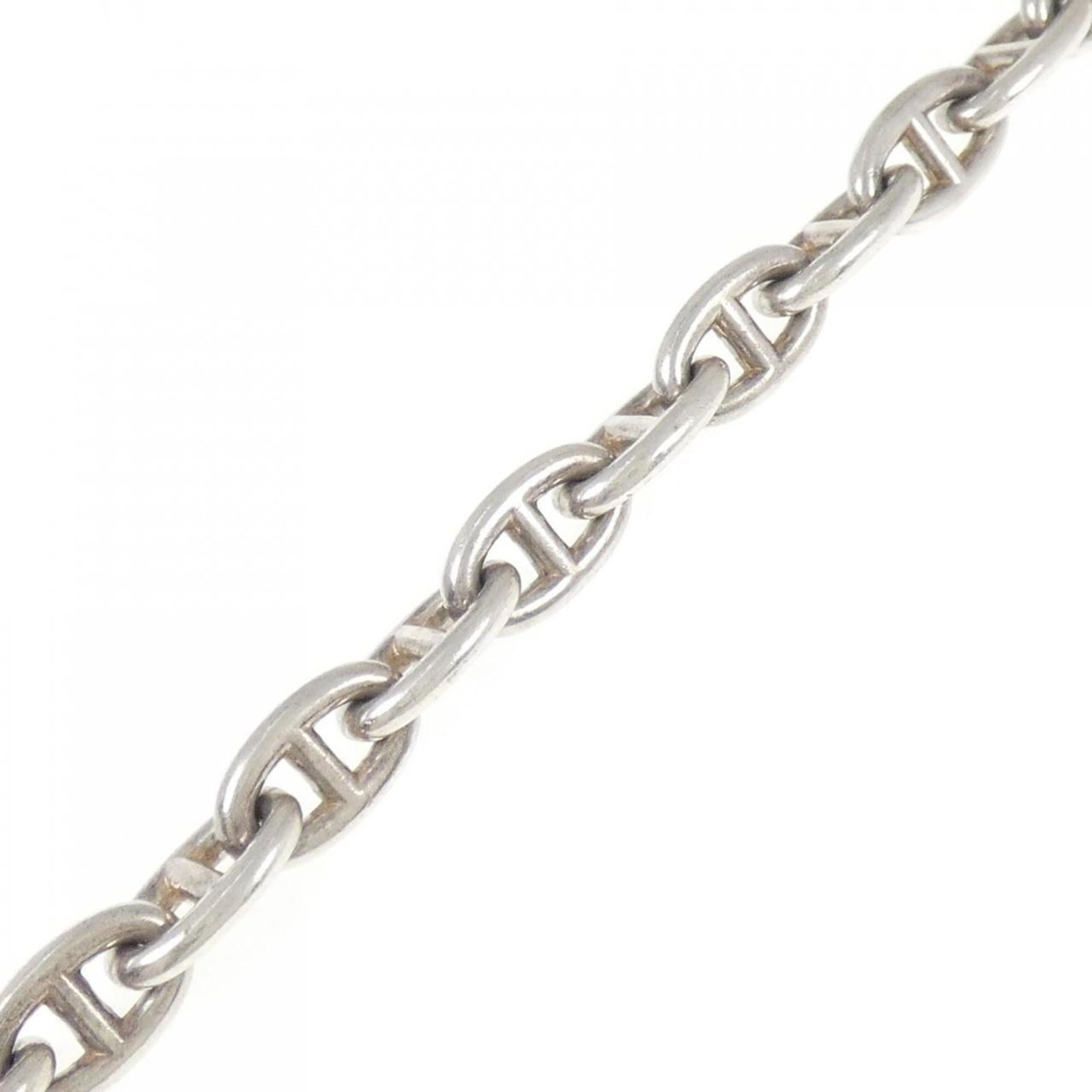 Bracelet Hermes Charm: Bracelet Hermes Charm A delicate and elegant Hermes charm bracelet, perfect for adding a touch of sophistication to any outfit. Made from high-quality materials, this 8mm wide charm bracelet boasts a