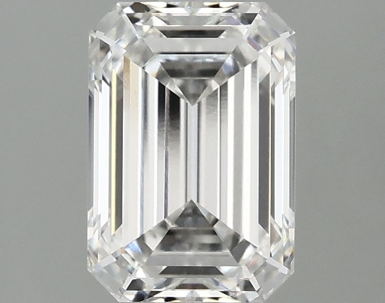Loose Lab Diamond - IGI Emerald 2.1ct F VVS2: Loose Lab Diamond - IGI Emerald 2.1ct F VVS2 A rare and exceptional lab-grown diamond, certified by the International Gemological Institute (IGI), boasts an impressive 2.1 carats of flawless VVS2 clar
