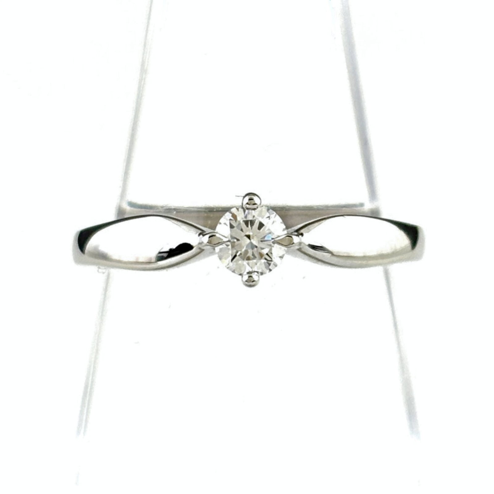 Women's - Bvlgari Torcello Platinum Ring - Pt950 with Diamonds: Women's - Bvlgari Torcello Platinum Ring - Pt950 with Diamonds A stunning platinum ring from the iconic Bvlgari brand, adorned with Pt950 and diamonds, adds a touch of luxury to any outfit. With its s