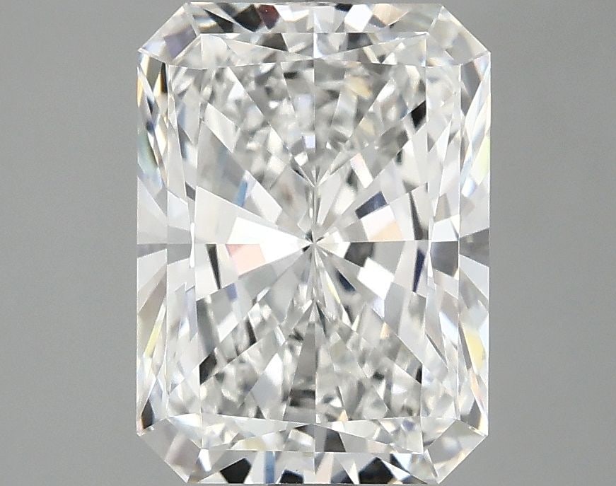 IGI Radiant 3.1ct E VVS2 Loose Lab Diamond: IGI Radiant 3.1ct E VVS2 Loose Lab Diamond Experience the brilliance of a lab-grown diamond, certified by IGI as a radiant 3.1ct E VVS2 Loose Diamond. With its exceptional cut, color, and clarity,