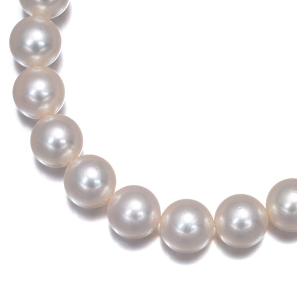 Silver Mikimoto Necklace Akoya Pearl 7.0-7.5Mm: Silver Mikimoto Necklace Akoya Pearl 7.0-7.5Mm Elegant and refined, this sterling silver necklace showcases a stunning Akoya pearl with a lustrous sheen, measuring 7.0-7.5mm in diameter. Crafted by re