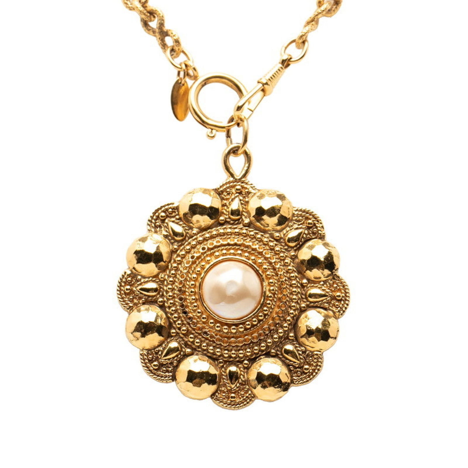 Chanel Vintage Flower Round Circle Chain Pendant Necklace in Gold with Faux Pearls for Women: Chanel Vintage Flower Round Circle Chain Pendant Necklace in Gold with Faux Pearls for Women Elegant and sophisticated, this vintage Chanel flower round circle chain pendant necklace in gold is a time