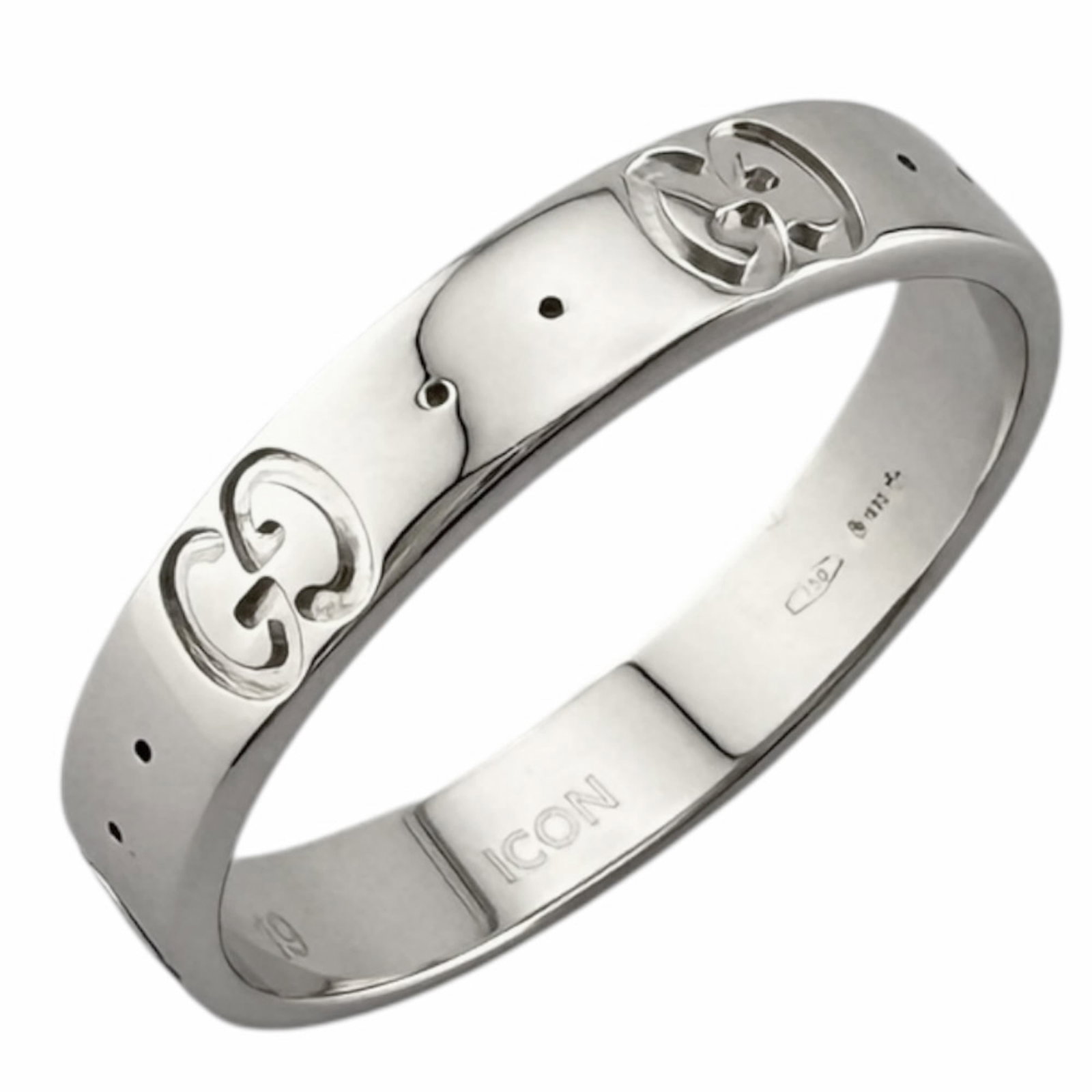White Gold 18K Gucci Band Ring: White Gold 18K Gucci Band Ring Elevate your style with this stunning 18K white gold Gucci band ring, crafted from high-quality materials and boasting a sleek, sophisticated design that suits both men