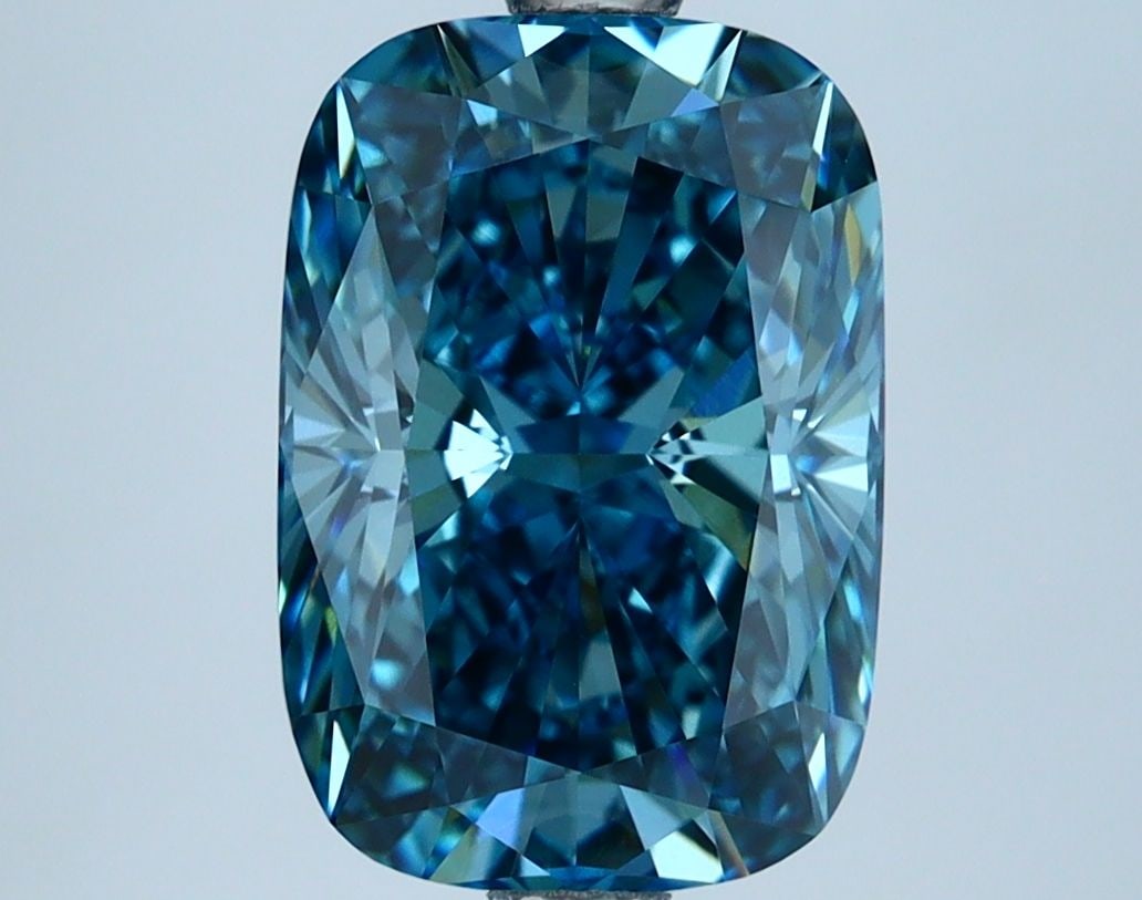Loose Lab Diamond - IGI Cushion Brilliant 3.14ct Fancy Vivid Blue VVS2: Loose Lab Diamond - IGI Cushion Brilliant 3.14ct Fancy Vivid Blue VVS2 Experience the breathtaking beauty of a lab-grown diamond, certified by IGI as Fancy Vivid Blue with exceptional clarity and