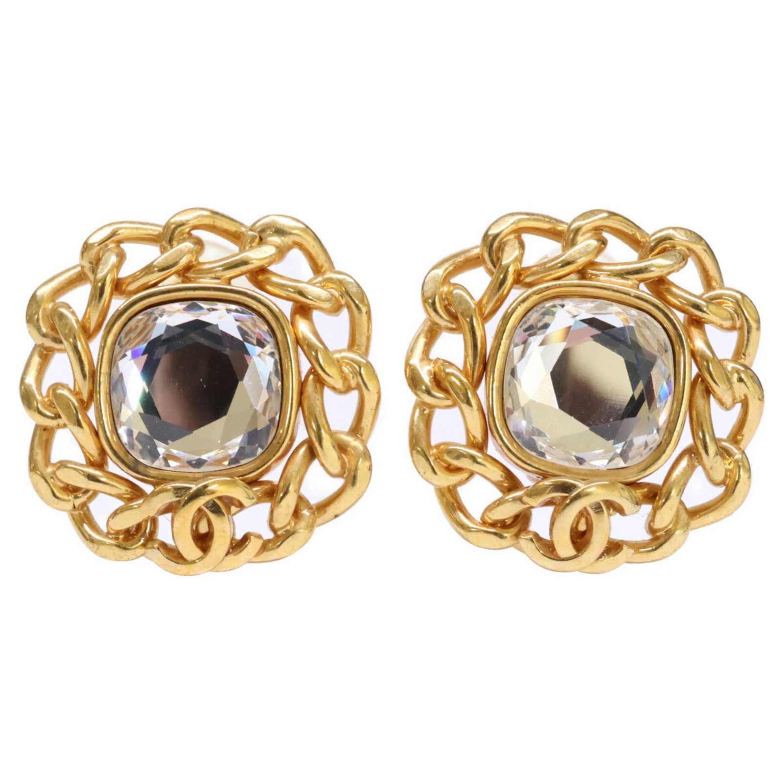 Chanel Clip Earrings in Metal: Chanel Clip Earrings in Metal Elevate your everyday style with these iconic Chanel clip earrings in gold metal, featuring the timeless design of the French fashion house. With their sleek and sophisti