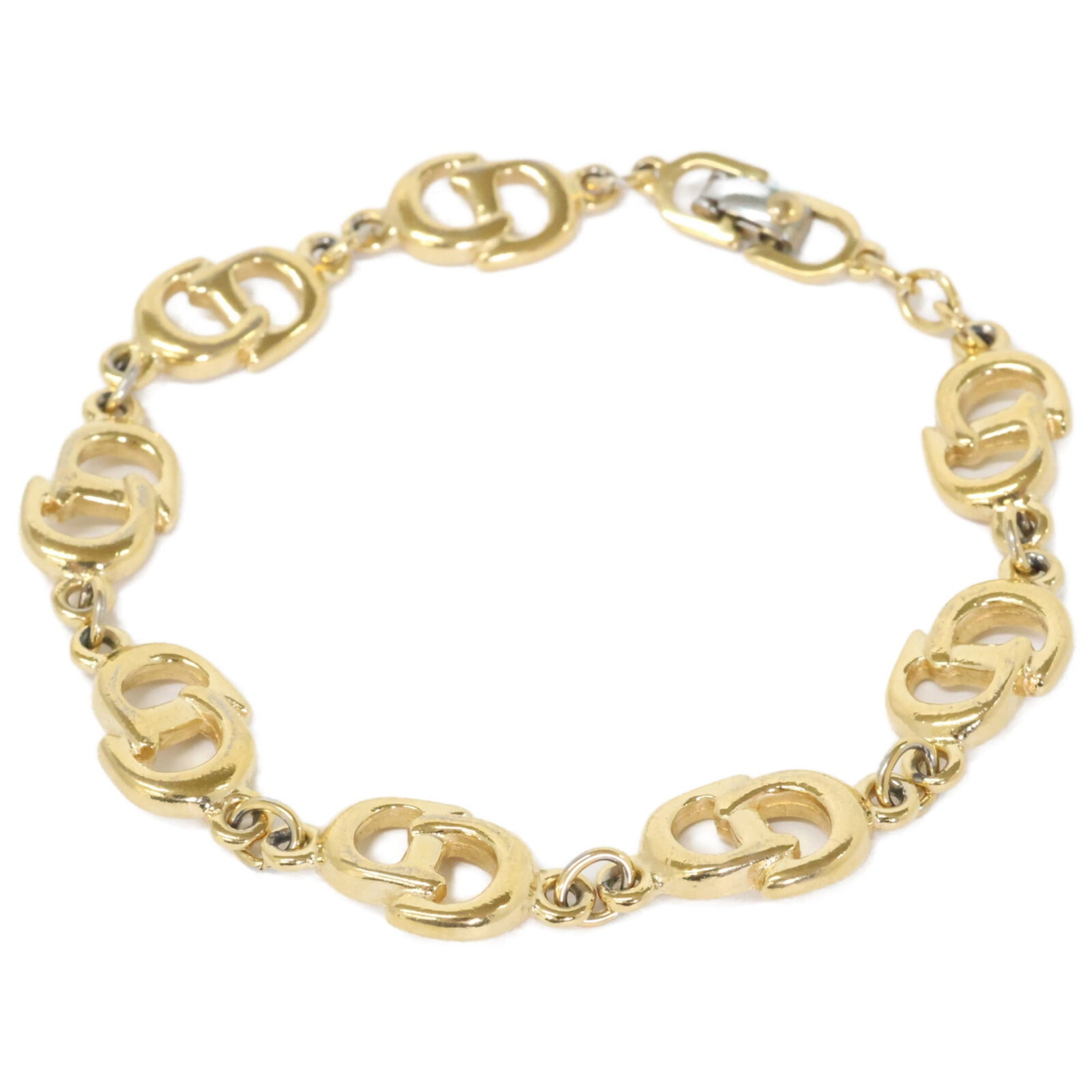 Christian Dior Charm Metal Bracelet: Christian Dior Charm Metal Bracelet Elevate your everyday style with the iconic Christian Dior Charm Metal Bracelet, a timeless piece of jewelry that exudes sophistication and elegance. This 19.5cm go