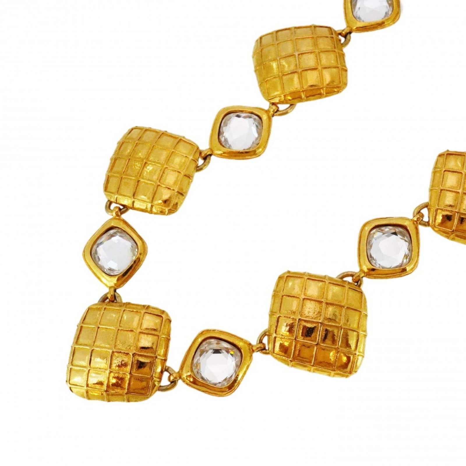 Women Chanel Matelasse Diamond Necklace with GP Plated Rhinestones in Gold for: Women Chanel Matelasse Diamond Necklace with GP Plated Rhinestones in Gold for Elevate your style with the iconic Chanel Matelasse Diamond Necklace, boasting intricate gold plating and sparkling GP pl