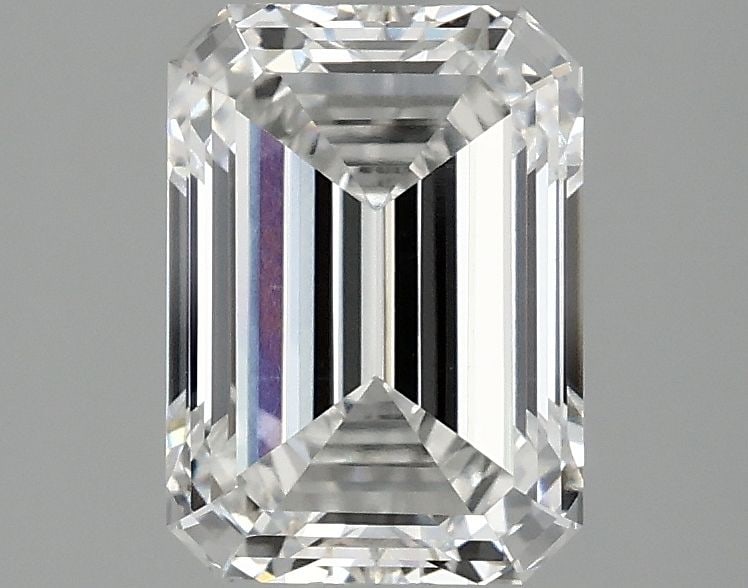 Loose Lab Diamond - IGI Emerald 2.1ct E VVS2: Loose Lab Diamond - IGI Emerald 2.1ct E VVS2 A stunning lab-grown diamond, certified by the International Gemological Institute (IGI), boasts exceptional clarity and color. Weighing in at 2.1 carats,