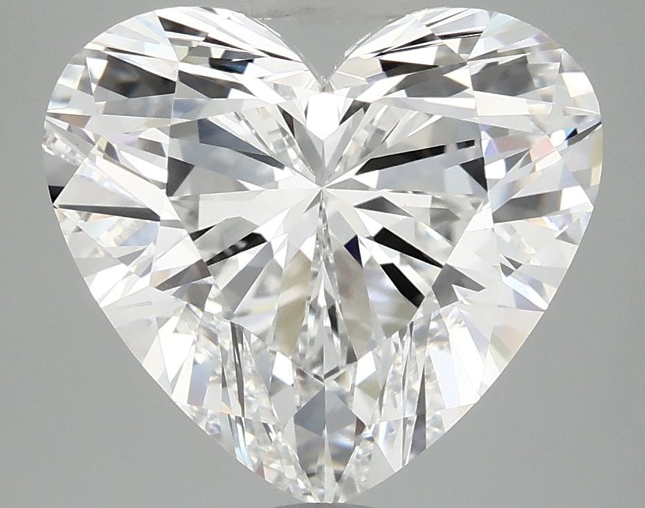 Loose Lab Diamond - IGI Heart 4.92ct D VVS2: Loose Lab Diamond - IGI Heart 4.92ct D VVS2 Experience the brilliance of nature, without the environmental impact - this stunning 4.92ct lab-grown diamond boasts an exceptional D color, VVS2 clarity,