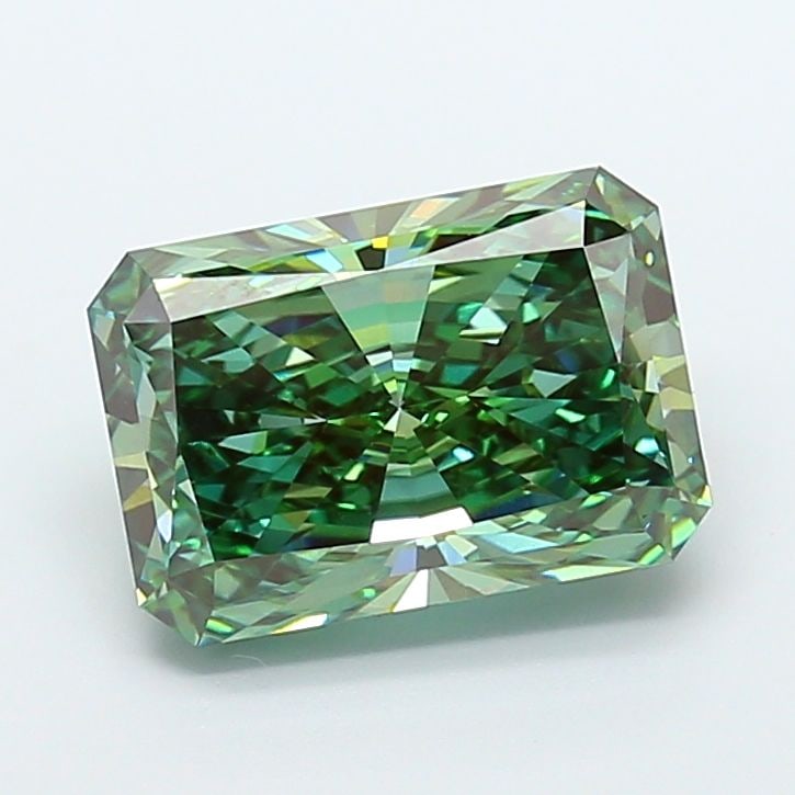 IGI Radiant 6.59ct Fancy Vivid Green VVS2 Loose Lab Diamond: IGI Radiant 6.59ct Fancy Vivid Green VVS2 Loose Lab Diamond Experience the rare beauty of a Fancy Vivid Green lab-grown diamond, certified by IGI as VVS2 in clarity and EX in polish and symmetry.