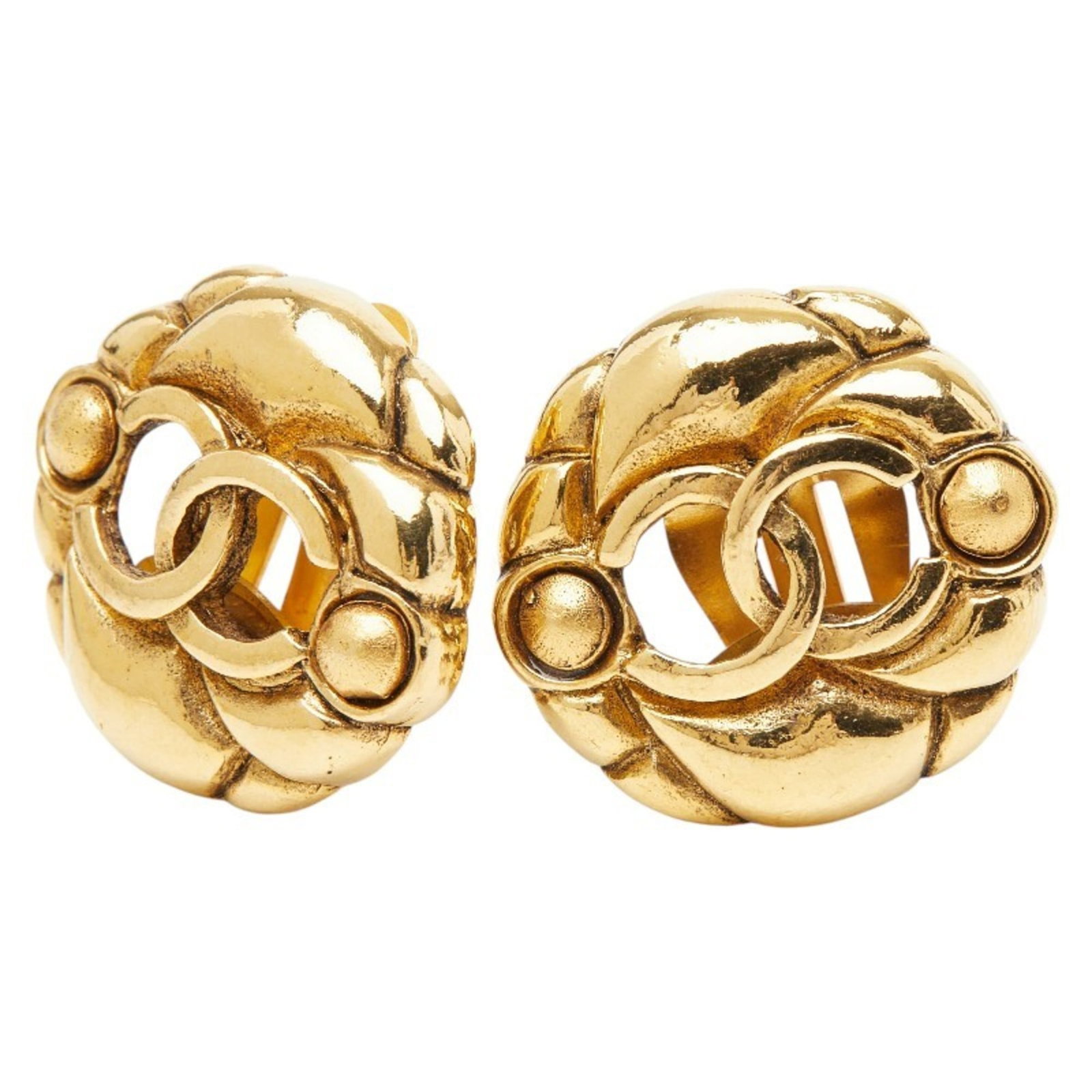 Earrings Chanel Clip: Earrings Chanel Clip Add a touch of timeless elegance to your outfit with these exquisite Chanel clip earrings, featuring the iconic interlocking CC logo in 24k gold. With their sleek design and secur