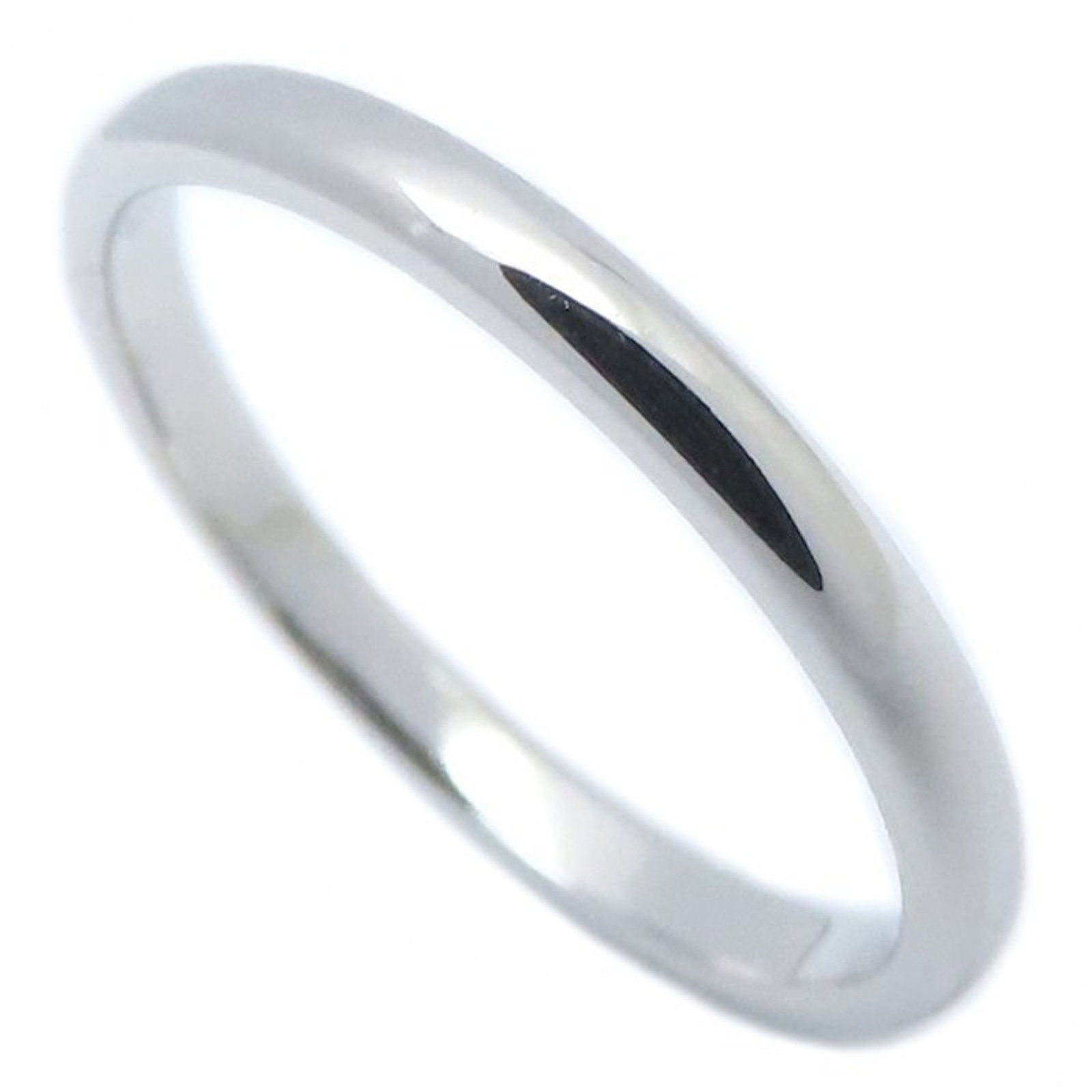 Cartier 950 Platinum Wedding Ring: Cartier 950 Platinum Wedding Ring A stunning Cartier platinum wedding ring, crafted from 950 platinum for exceptional durability and elegance, boasts a sleek design that exudes timeless sophistication