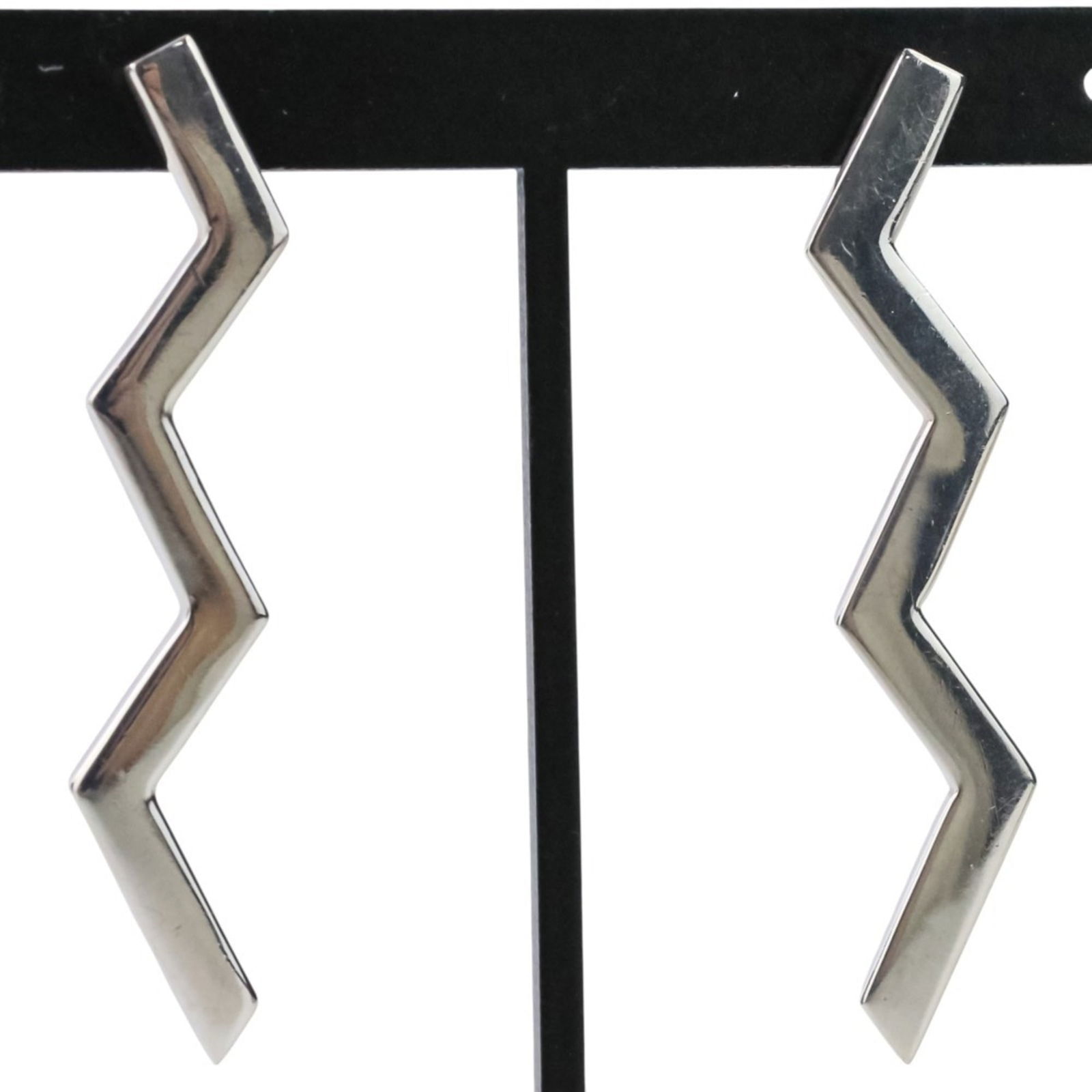 Earrings Tiffany Stud: Earrings Tiffany Stud Elevate your everyday look with these stunning Tiffany stud earrings, crafted from high-quality silver and boasting a sleek, understated design that exudes timeless elegance. Wit