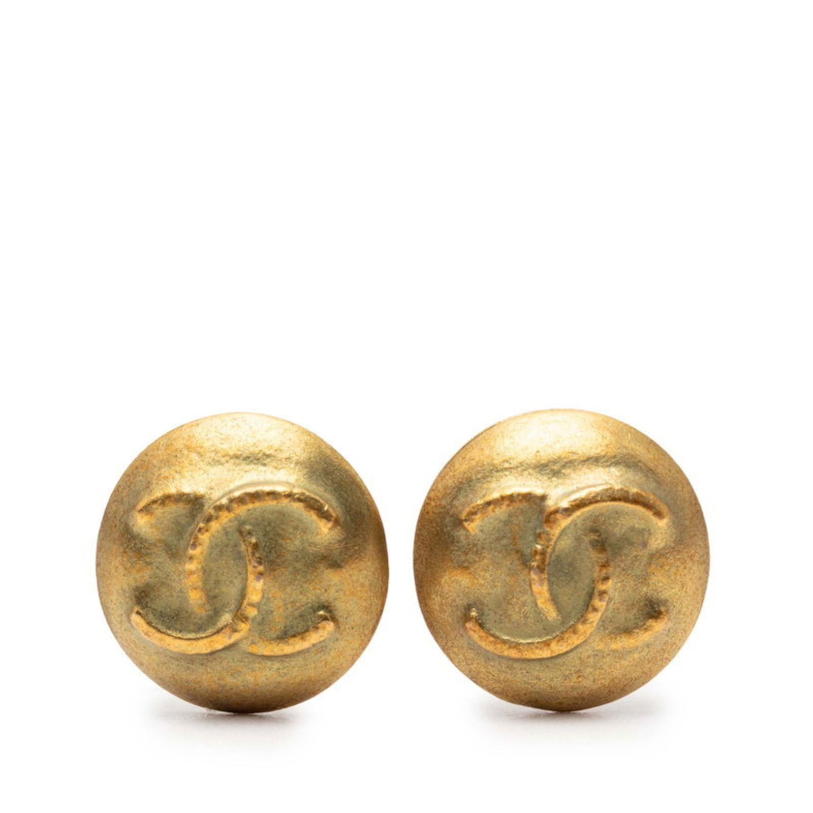 Earrings Chanel Clip: Earrings Chanel Clip Elevate your everyday style with these iconic Chanel clip earrings, featuring the timeless luxury of gold. With their sleek design and classic clip-back closure, they add a touch