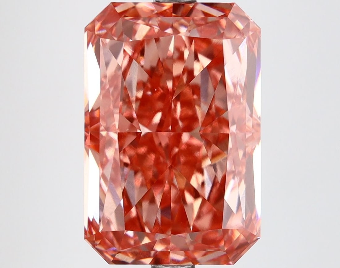 IGI Radiant 6.22ct Fancy Vivid Pink VVS2 Loose Lab Diamond: IGI Radiant 6.22ct Fancy Vivid Pink VVS2 Loose Lab Diamond Experience the rare beauty of a Fancy Vivid Pink diamond, one of the most coveted colors in the world of gemstones. This stunning 6.22ct lab-