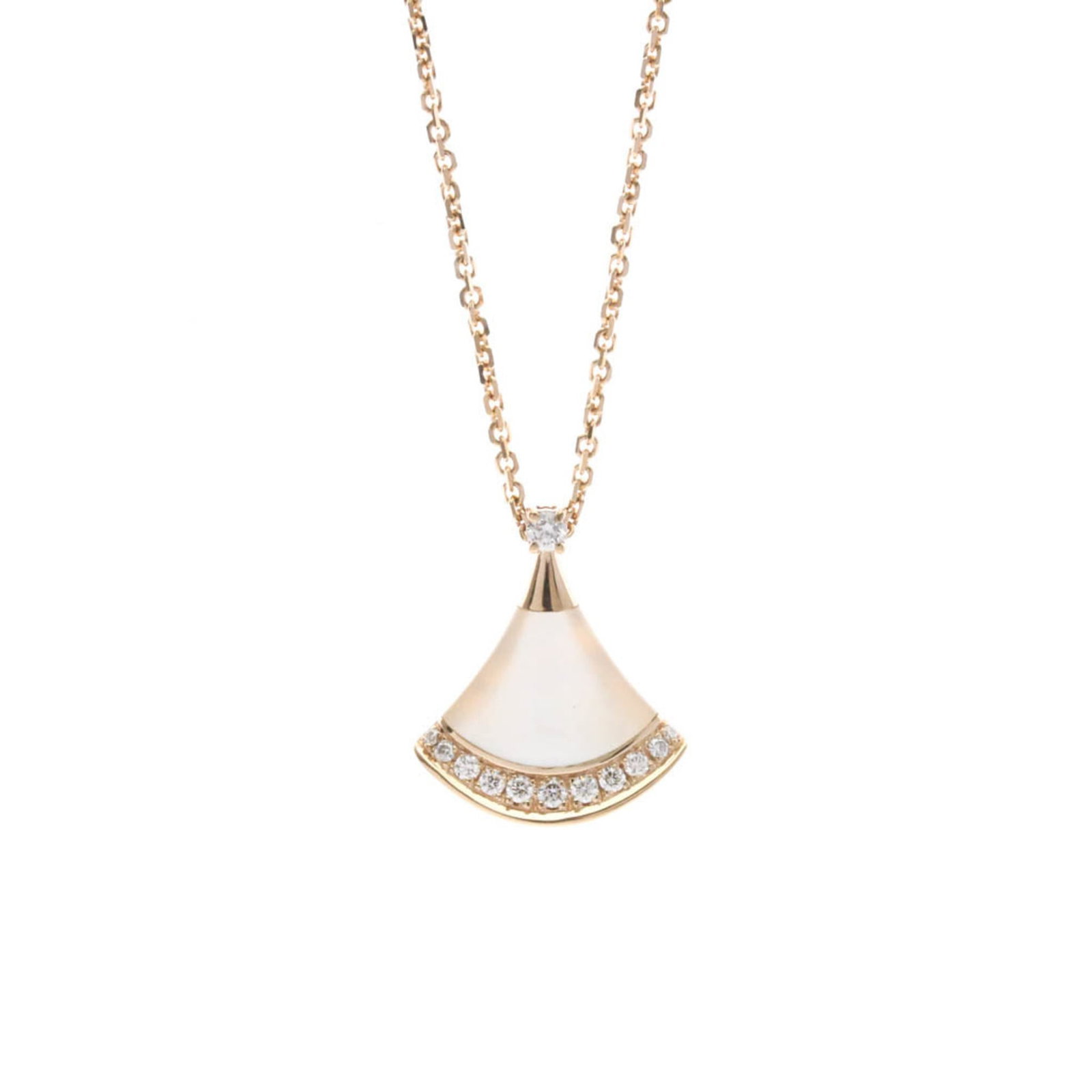 Bvlgari 18k Pink Gold Diva Dream Diamond Necklace with Mother of Pearl Pendant: Bvlgari 18k Pink Gold Diva Dream Diamond Necklace with Mother of Pearl Pendant Elevate your style with the Bvlgari Diva Dream Necklace, a stunning 18k pink gold pendant adorned with a radiant diamond
