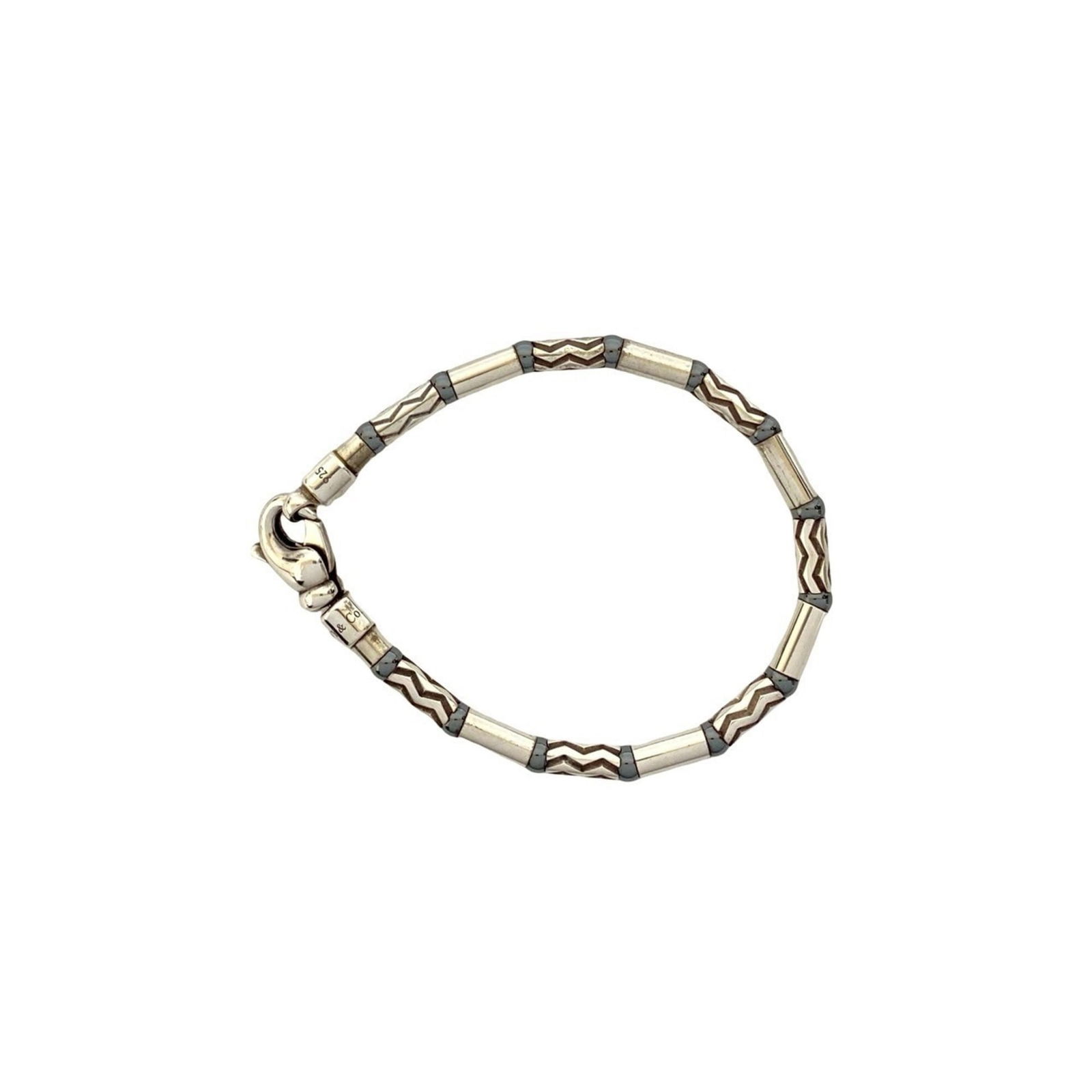 925 Tiffany Charm Bracelet Silver: 925 Tiffany Charm Bracelet Silver A beautiful 925 Tiffany charm bracelet, crafted from sterling silver and boasting a classic design that exudes timeless elegance. With its delicate length of 19.5cm,
