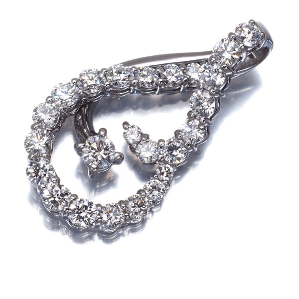 Monnickendam 1.77ct 18k White Gold Diamond Pendant: Monnickendam 1.77ct 18k White Gold Diamond Pendant Elevate your style with the stunning Monnickendam 1.77ct diamond pendant, crafted from 18k white gold and boasting a natural, high-quality diamond at