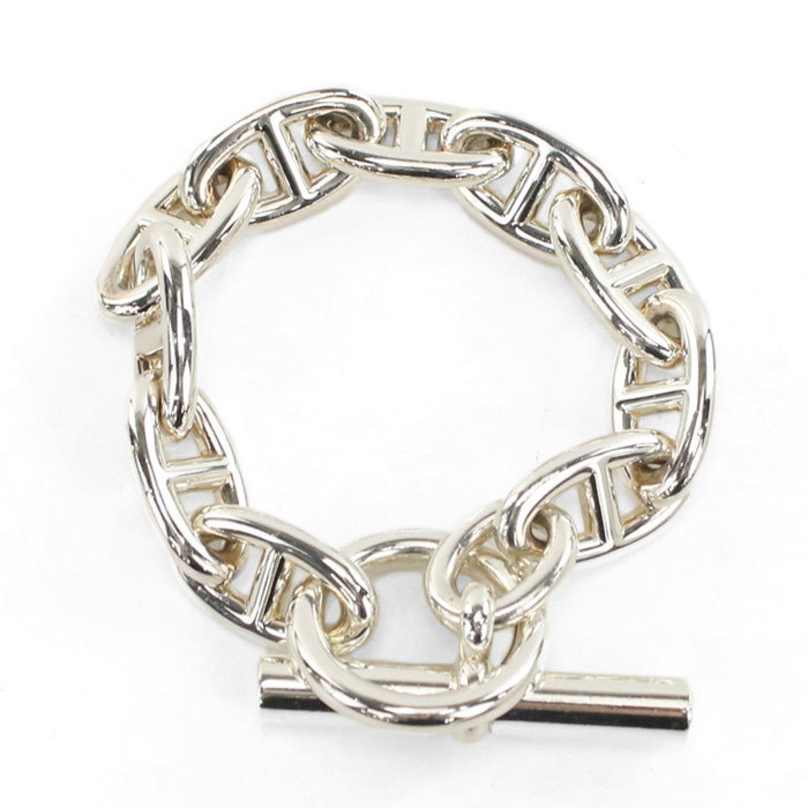 Hermes Silver 925 Charm Bracelet: Hermes Silver 925 Charm Bracelet A sleek and sophisticated addition to any outfit, this Hermes Silver 925 Charm Bracelet boasts a timeless design with a total length of 17.5cm. Made from high-quality