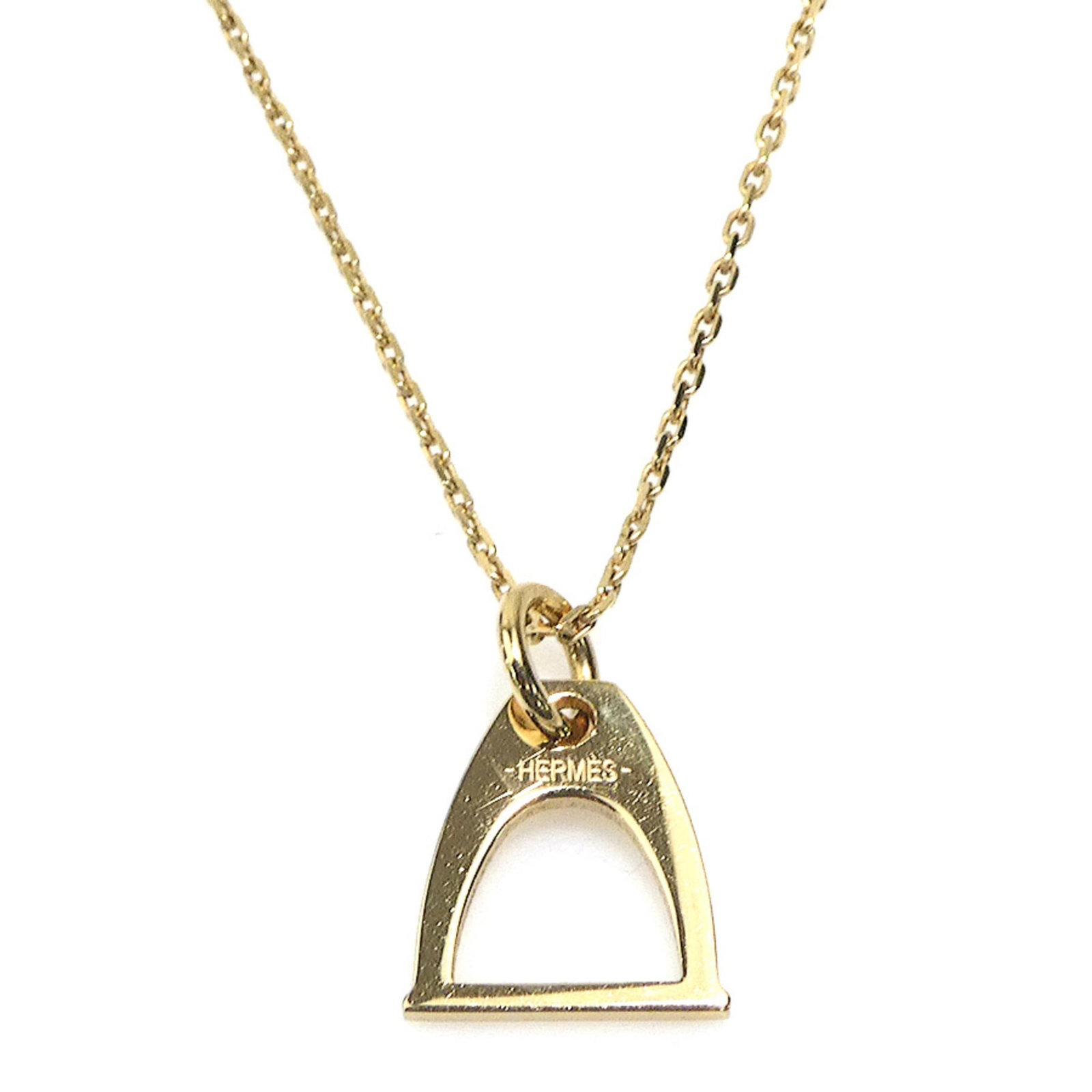 Hermes Horseshoe Amulet Necklace in Gold for Women, Free Shipping: Hermes Horseshoe Amulet Necklace in Gold for Women, Free Shipping Elevate your style with the iconic Hermes Horseshoe Amulet Necklace, crafted in luxurious gold and boasting an elegant 17mm x 15mm pen