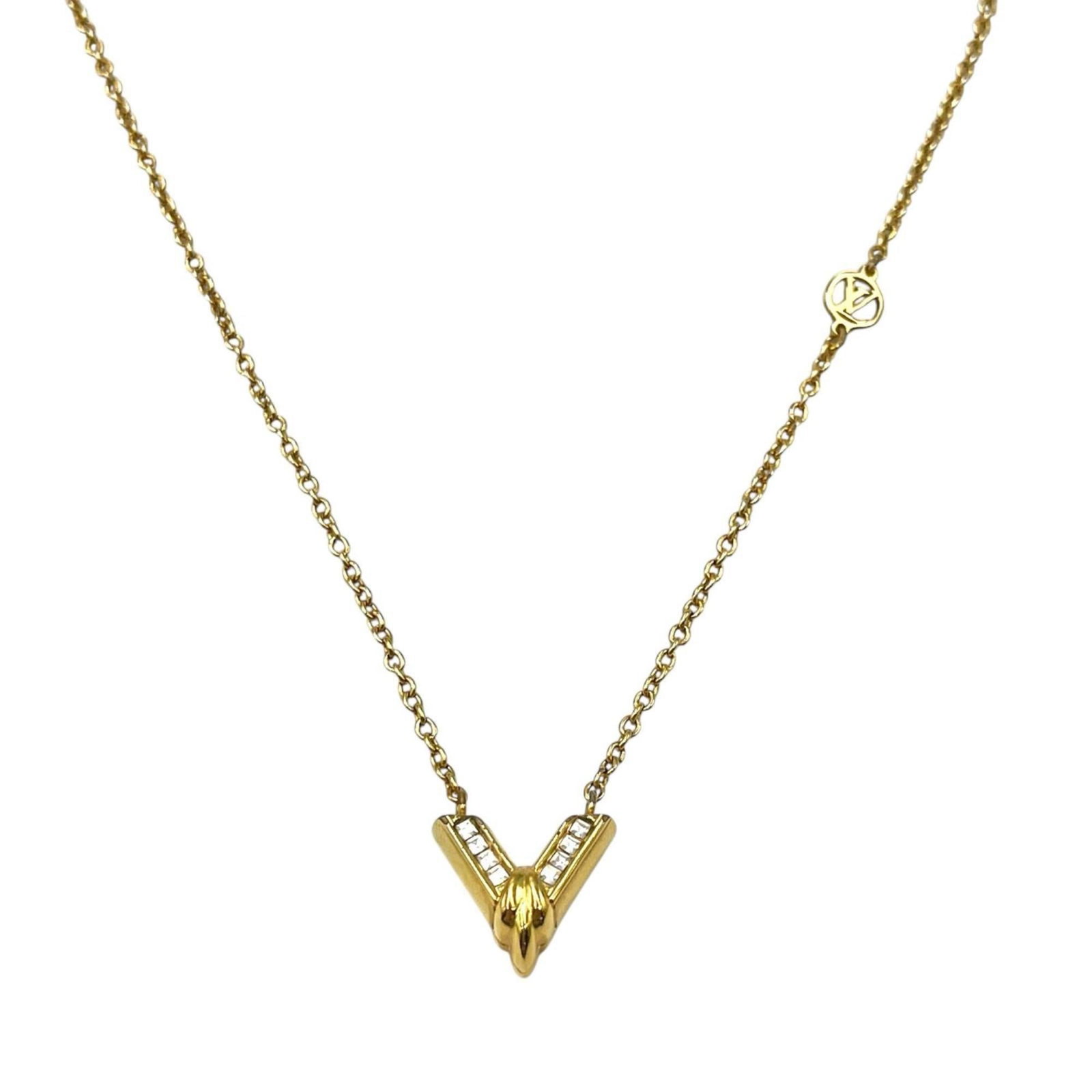 Women's Louis Vuitton Collier The Great Essential Necklace M68911 GP: Women's Louis Vuitton Collier The Great Essential Necklace M68911 GP Elevate your style with the iconic Louis Vuitton Collier The Great Essential Necklace, a timeless piece of gold-plated luxury. This